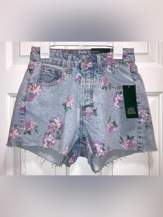 wild fable Pants - Wild Fable Women's High-Rise Cutoff Denim Shorts Light Blue Floral 
Size 00 new